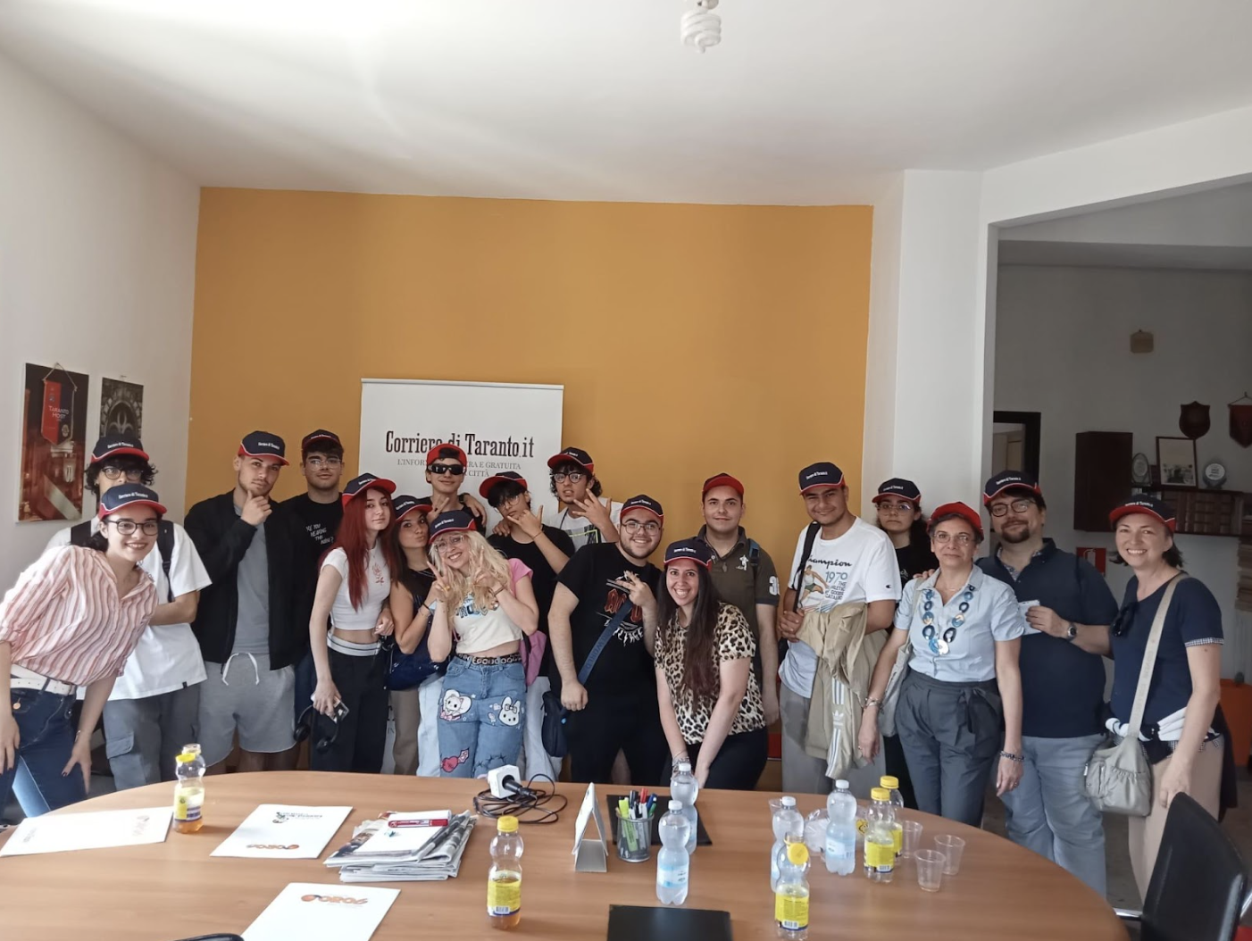 VISITA IN REDAZIONE: gli studenti del Liceo Calò nell'ultima lezione del progetto Talkin' Calò